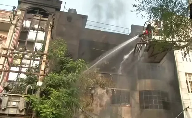 Fire Breaks Out At Delhi Bawana Industrial Area - Sakshi