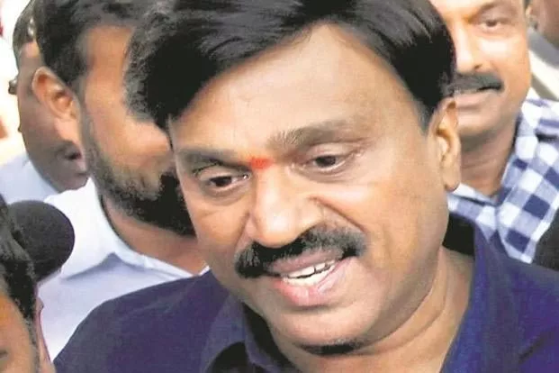 Gali Janardhana Reddy granted bail - Sakshi