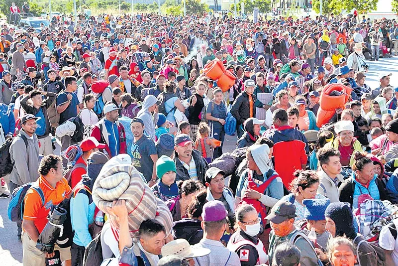 Immigrants entry mexico Border - Sakshi