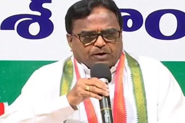 No Congress ticket for Ponnala Laxmaiah - Sakshi