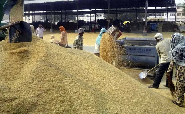 Grain Pouches Centers Prices Hikes Nizamabad - Sakshi