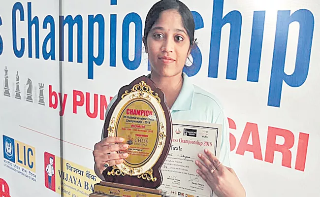 sahaja shreei won chess title - Sakshi