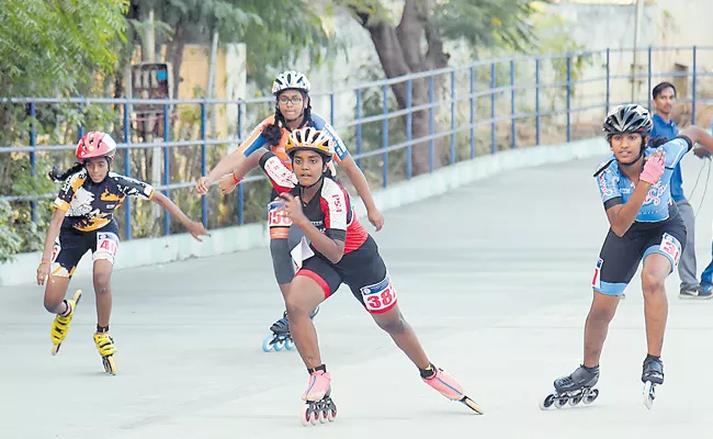 Arnavi, Vedanth Win Skating Titles - Sakshi