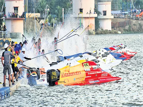 F1H2o Boat Race winner Shaun Torrente - Sakshi