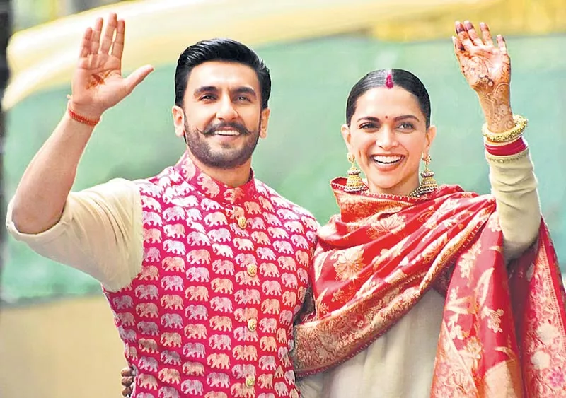 Deepika Padukone, Ranveer Singh Touch Down In Mumbai After Italy Wedding - Sakshi