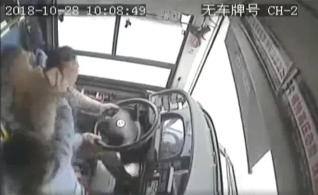 In China Bus Driver Fights With Woman Then Bus Plunges Into River - Sakshi