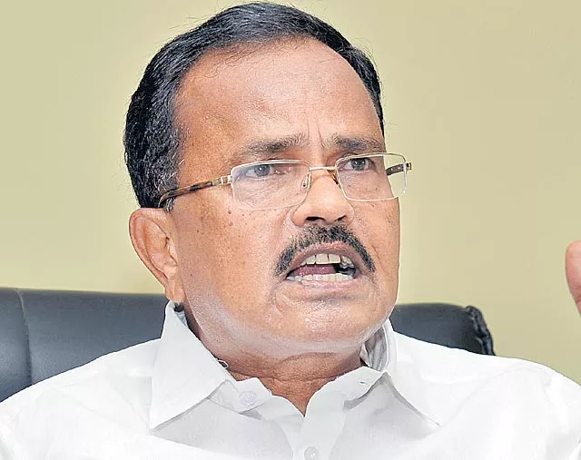 Motkupalli Narasimhulu slams on congress - Sakshi