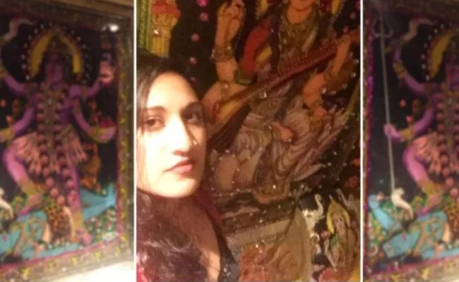 Indian Woman Slams US Pub for Hindu Gods on Toilet Walls - Sakshi