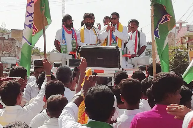 CLP X-Minister Kunduru Jana Reddy Canvass In Nagarjun Sagar Constituency - Sakshi