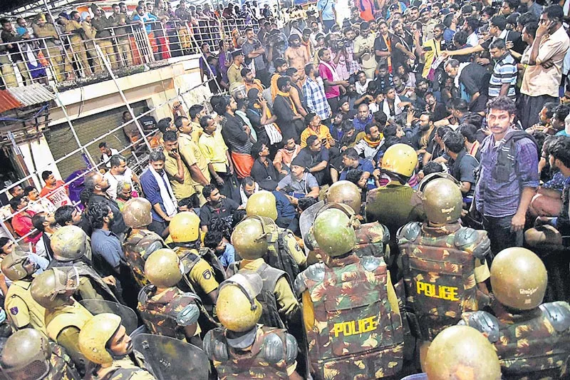 Sabarimala protests arrest late night - Sakshi