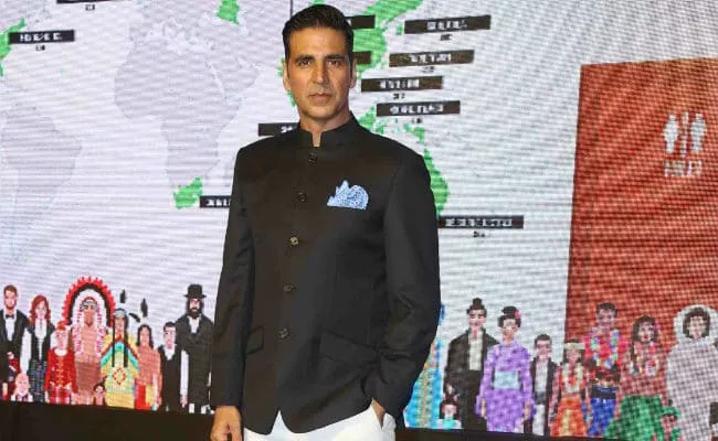 Akshay Kumar Revealed That He Paid Rs. 5000 Per A Month - Sakshi