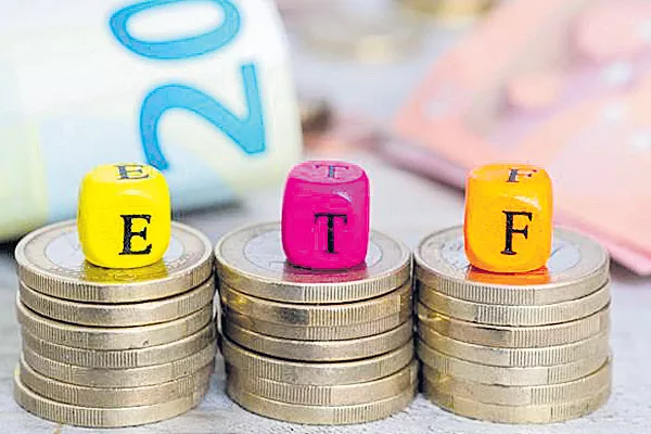 Rs 14,000 crore ETF funds to Center - Sakshi