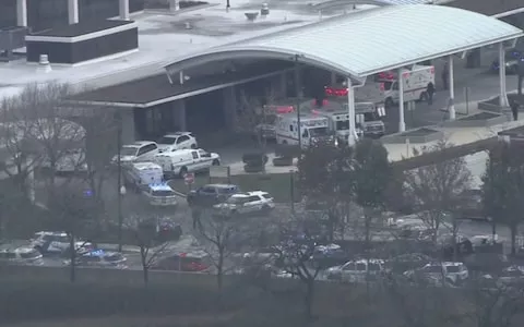 Two Including Gunman Killed In Shooting Spree At Chicago Hospital - Sakshi