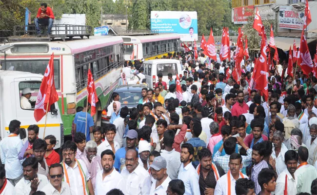 Traffic lock..Public loss Due To Election Campaign Warangal - Sakshi