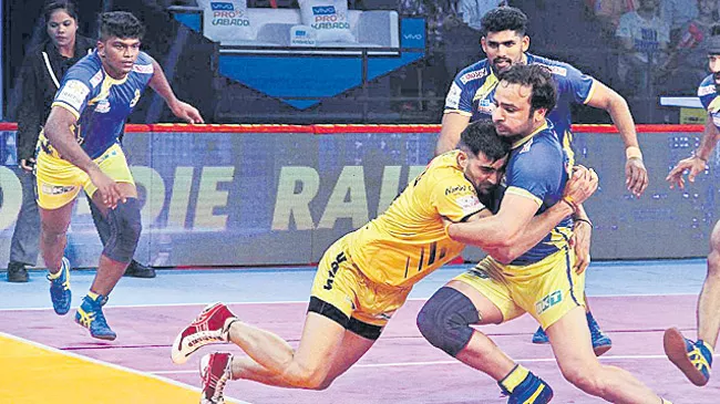 Tamil Thalaivas Defeat Telugu Titans for First Time in PKL - Sakshi