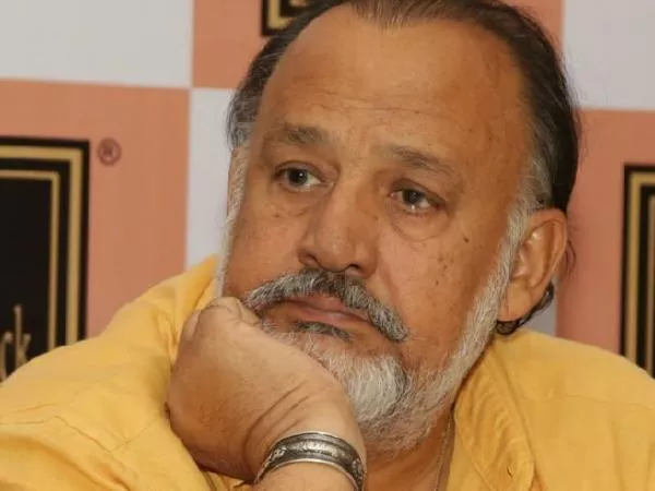 After Vinta Nanda Complaint Mumbai Police Filed Against Alok Nath - Sakshi