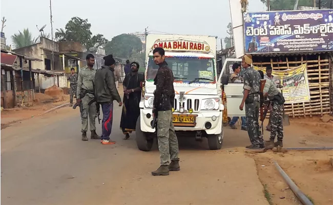 Maoists Bandh Success In AOB Visakhapatnam - Sakshi