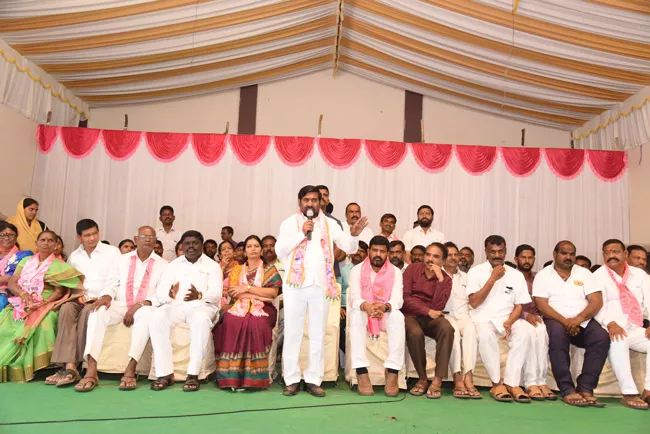 Minister G Jagadish Reddy Canvass In Suryapet - Sakshi