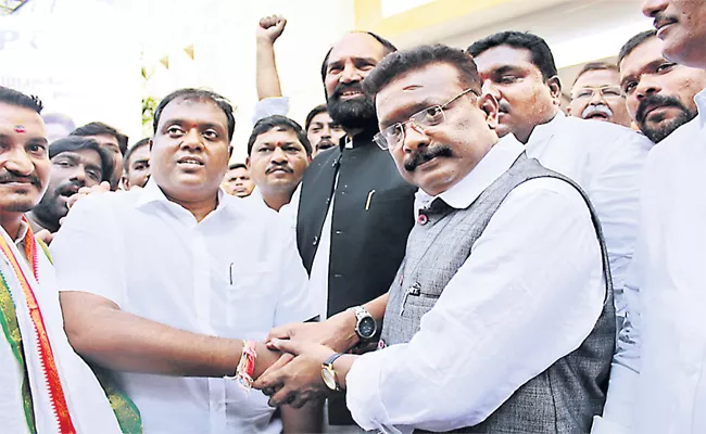 Rebals Demands To Party Tickets in Telangana Elections - Sakshi