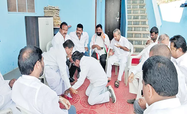 Congress Leader Tries to pacify Reble by falling on his Legs - Sakshi