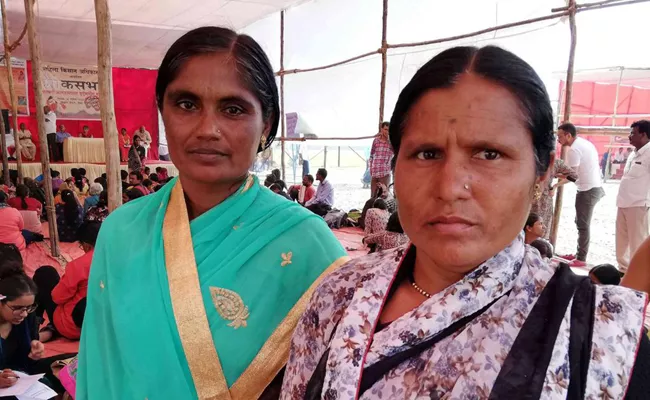 Widowed Women Farmers Come To Mumbai To Demand Their Rights - Sakshi