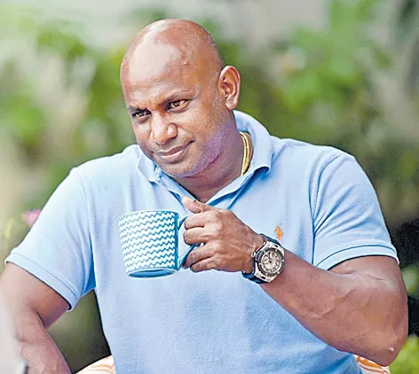 Sanath Jayasuriya charged with smuggling rotten betel nut to India - Sakshi