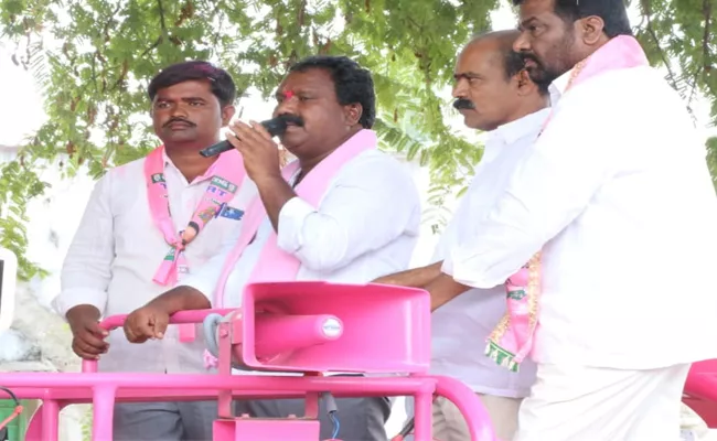 TRS Candidate Aroori Ramesh Election Campaign In Warangal - Sakshi