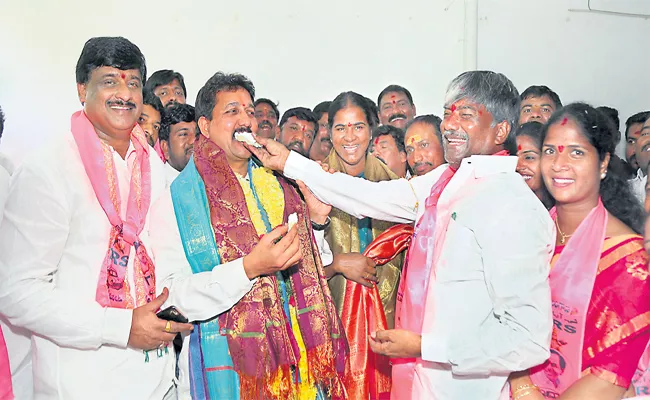 Padmarao Birthday Wishes To Chandra Reddy in Tarnaka - Sakshi