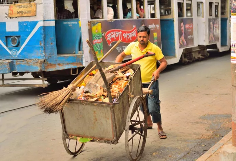 Littering fine in Calcutta can go up to Rs 1 lakh - Sakshi