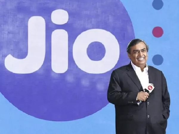 Jio Tops Chart In Terms Of AGR In Sept Quarter - Sakshi