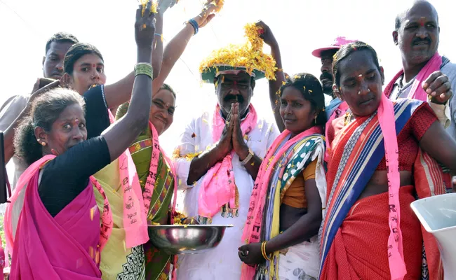 Sirikonda Madhusudhana Chari Election Campaign In Warangal - Sakshi