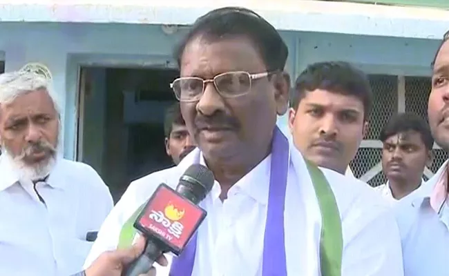 I Will Fight For Madakasira People Says YSRCP Leader Thippeswamy - Sakshi