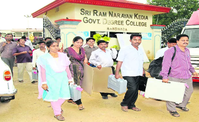 Government Employees Ready To Do Election Duty In Nizamabad - Sakshi