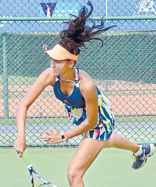 Srivalli Rashmika in Quarters of ITF Tennis Tourney - Sakshi