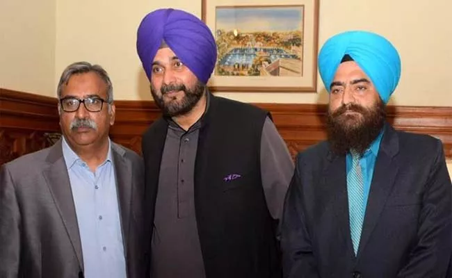 Navjot Singh Sidhu’s Photo with Pro-Khalistani Leader Leads Controversy - Sakshi