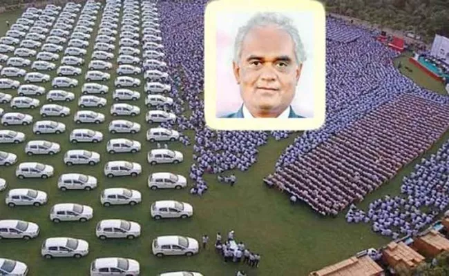 Fake Facebook Page in Gujarat Diamond Merchant Dholakia Name Promises Cars - Sakshi