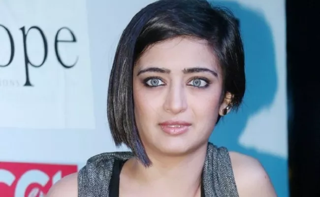 Akshara Haasan Twitter Posts Viral In Social Media - Sakshi