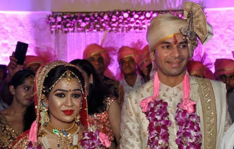 Lalu's son Tej Pratap seeks divorce from Aishwarya Rai - Sakshi