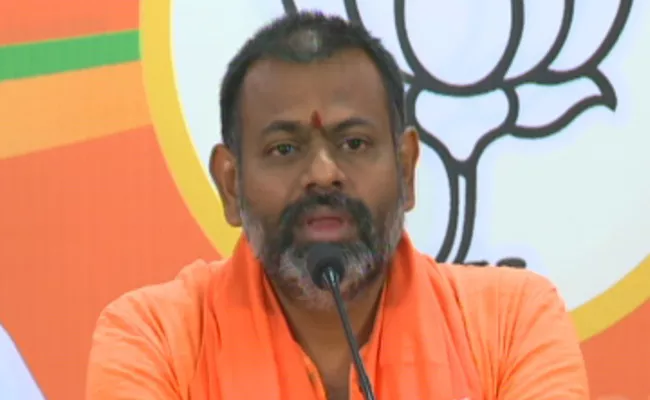 Swami Paripoornananda Fires On Telangana Govt Over Priest Satyanarayana Sharma Death - Sakshi