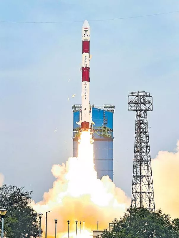 ISRO launches PSLV-C43 rocket with HysIS and 30 foreign satellites - Sakshi