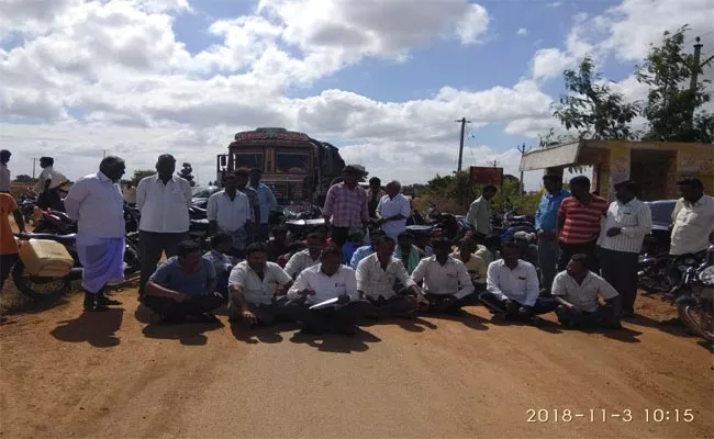 Farmers Protest For Irrigation Water Kalwakurthy Mahabubnagar - Sakshi