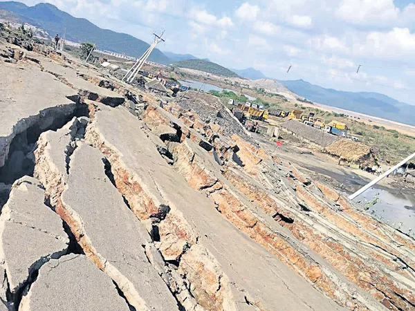 Polavaram Project Service Road Became Destroyed - Sakshi