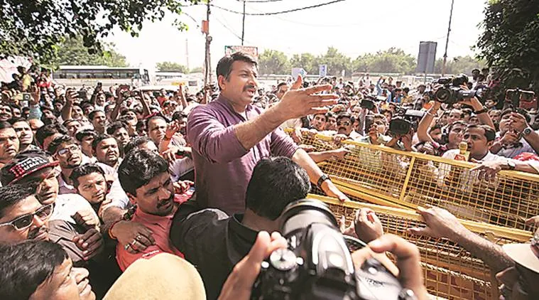 BJP MP Manoj Tiwari Visits Signature Bridge Inauguration - Sakshi