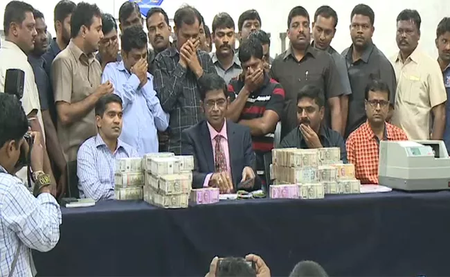 Hyderabad Police Seized Over Seven Crores In cash - Sakshi