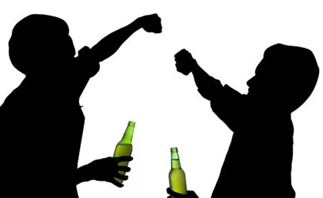 Four Attacked Each Others With Beer Bottles In Vemulawada - Sakshi