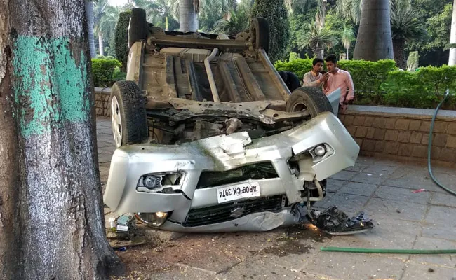 Car Accident At TS Secretariat - Sakshi