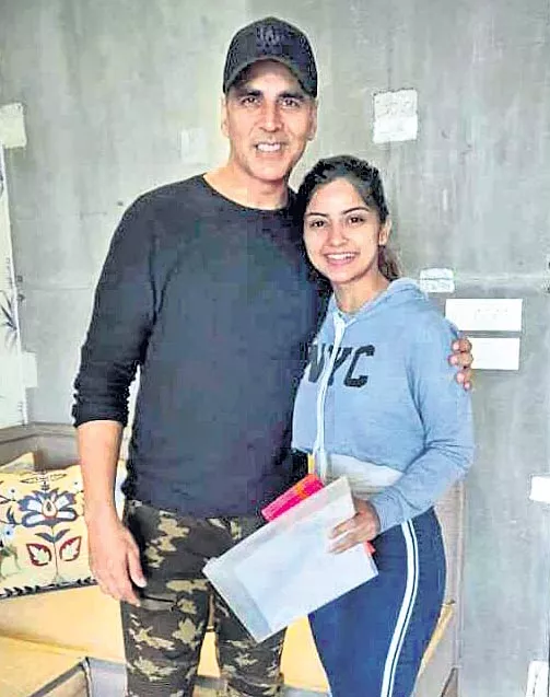 Akshay Kumar to reunite with R Balki for Mission Mangal starring - Sakshi