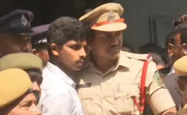 Murder Attempt On YS Jagan Case: Accused Remand Extended - Sakshi