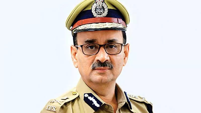 Alok Verma Appears Before CVC - Sakshi