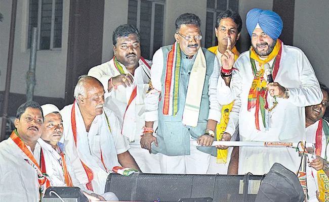 Navjot singh Sidhu Campaign in Khairatabad - Sakshi